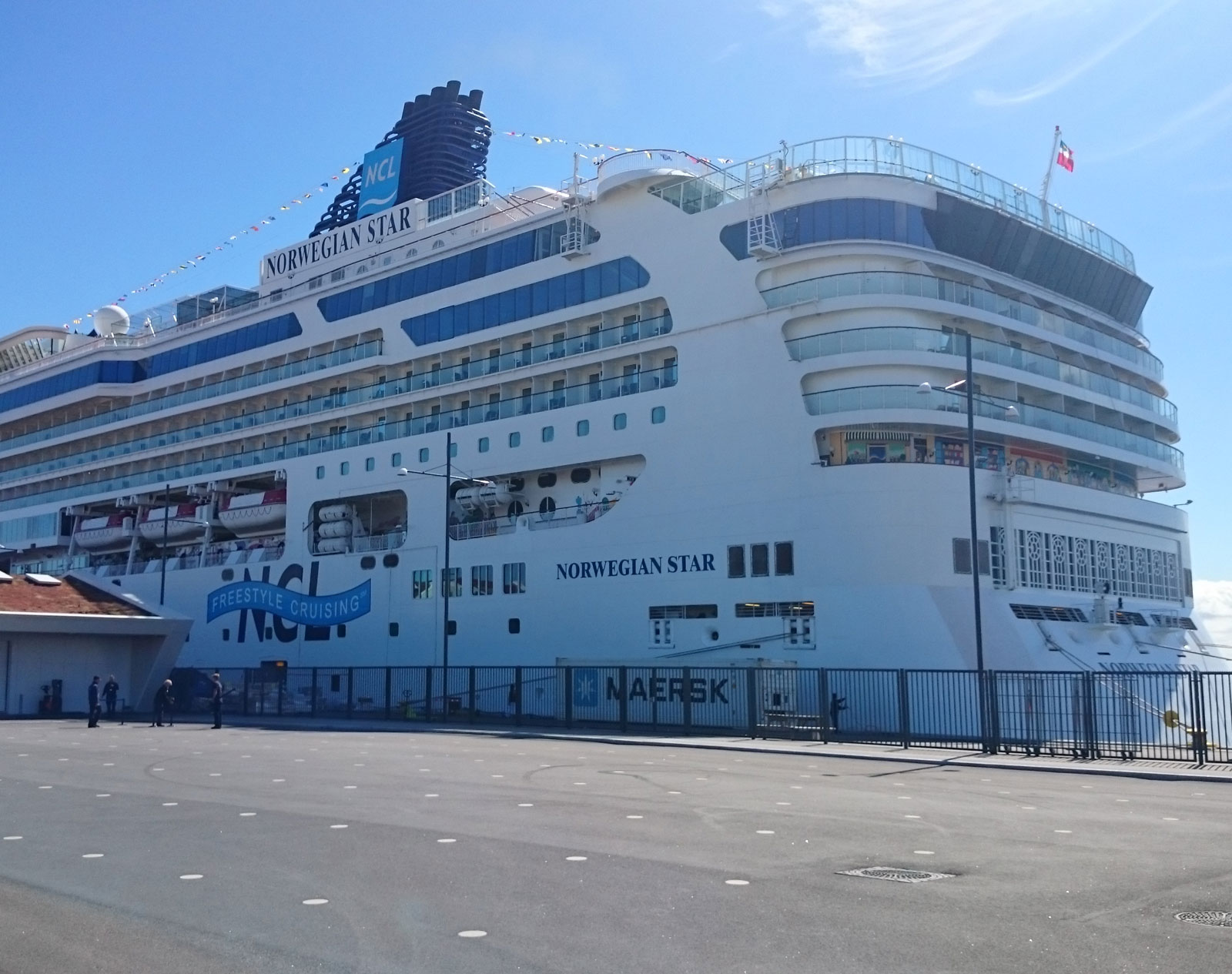 Norwegian Star fra kai